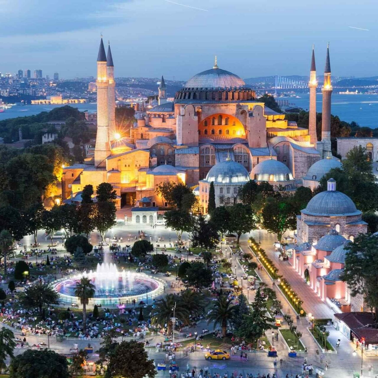 https://sunsetdouz.com/wp-content/uploads/2018/09/destination-istanbul-02-1280x1280.jpg
