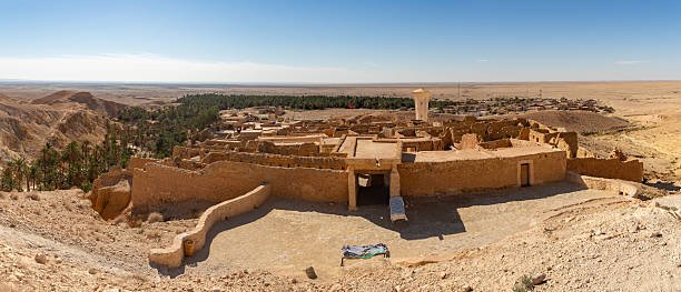 A picture of the Chebika Oasis and the town of As-Sabikah in Tunisia.